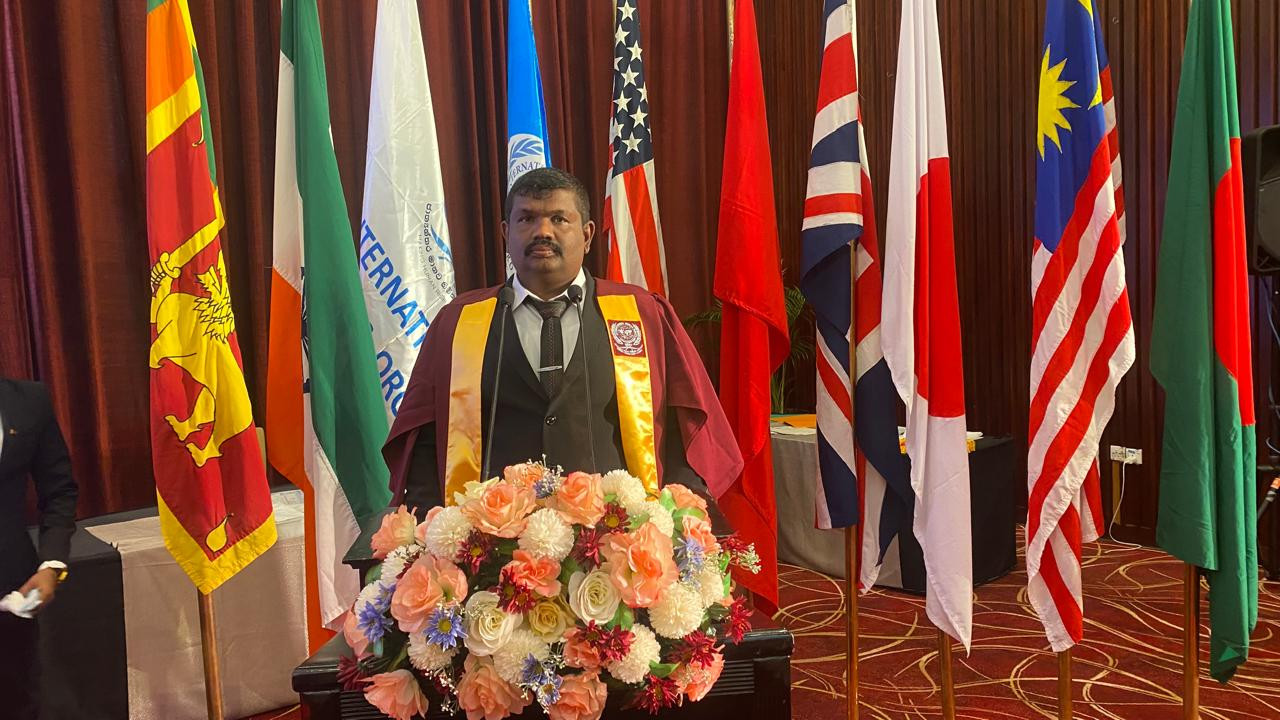 horizontal-small Image 2